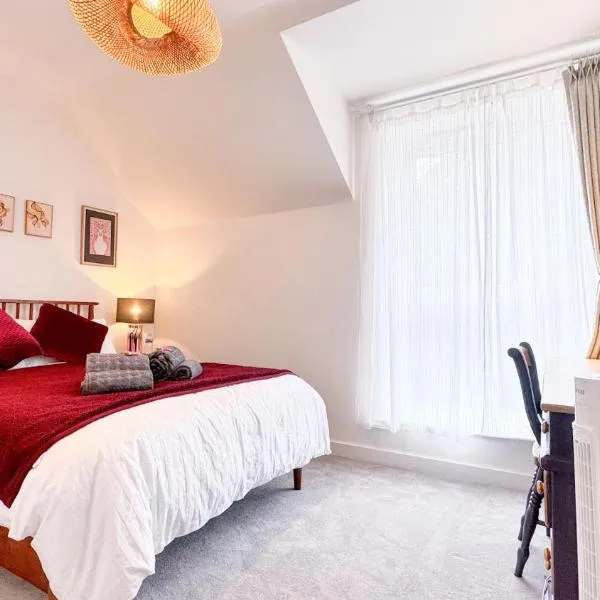 Eden Gateway full equipment brand new bright and modern En-suite Double bedroom - room 3 near city centre, hotel en Birmingham