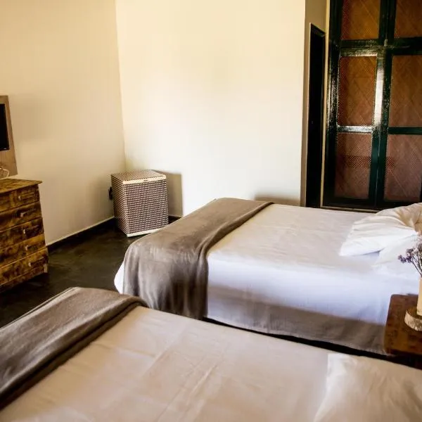 Viesnīca Pousada e Espaço Flor da Serra pilsētā Kruzeiru