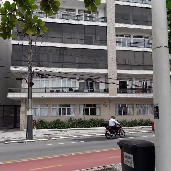 Prédio frente ao mar - Centro - Ap de lado do prédio