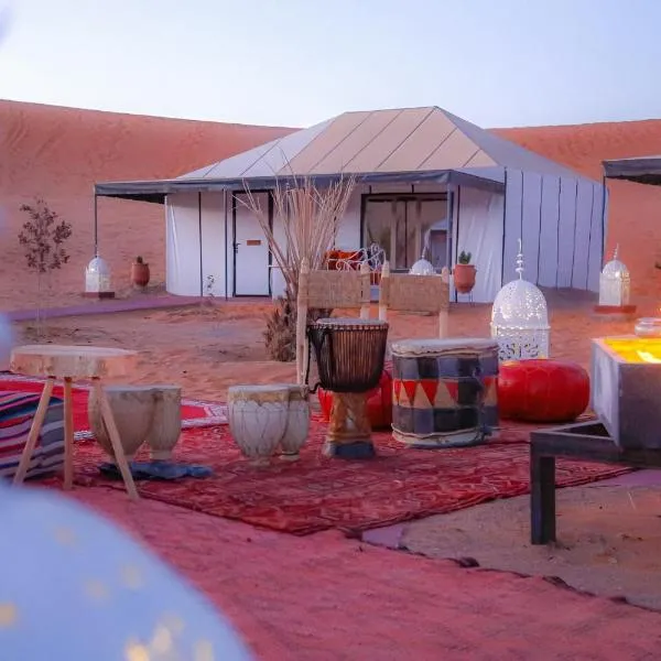 Layali Luxury Desert Camp، فندق في مرزوقة