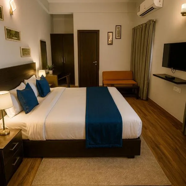 Pearl Grand Boutique Cottage In Omaxe Anandam Vrindavan -# Premium AC Rooms With Balcony # Big Parking # Lift # Garden # Peaceful Area # Near Prem Mandir # Property Of The Year # Most Awarded, hotel din Vrindavan