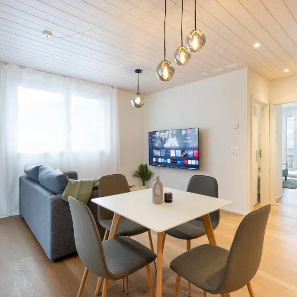 Mountain view with balcony and free parking, viešbutis mieste Lungernas