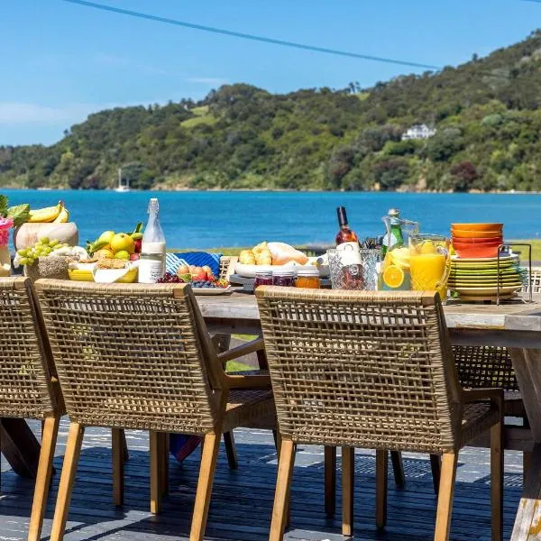 Alhambra - Stay Waiheke, hotel v destinaci Oneroa