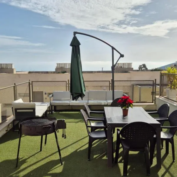 Amplio Adosado 160 m, jardín privado barbacoa, vistas al mar, wifi 7 px mascotas, hotel v destinaci Peñíscola