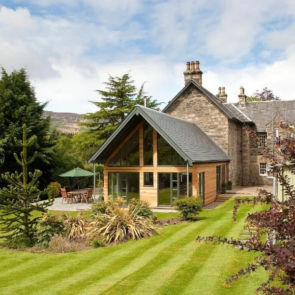 Craigatin House & Courtyard、ピトロッホリーのホテル