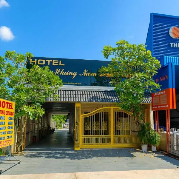 Phụng Kim Thảo Hotel Long An, ξενοδοχείο σε Long An