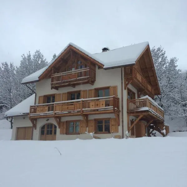 La Cucumelle, hotel v mestu La Salle Les Alpes