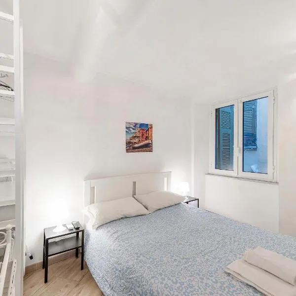 Modern Flat in the Centre of Genoa, hotel u Genovi