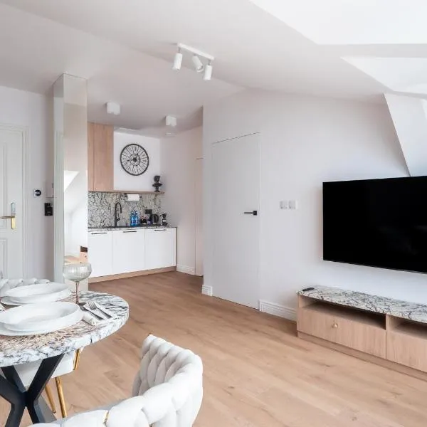 Bałtyk Luxury Residence Old Hotel Seeblick Apt 304, hotelli kohteessa Międzyzdroje