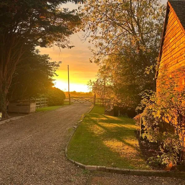 Country Cottage with moat, hotel Ingatestone városában