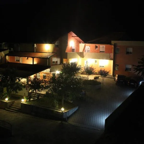 Villa Olga, hotel em Domanovići