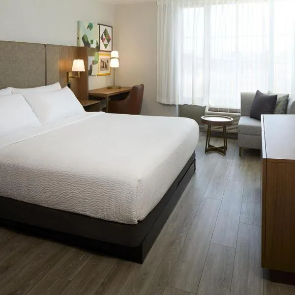 Holiday Inn & Suites Montreal Airport by IHG, hotel v destinácii Dorval