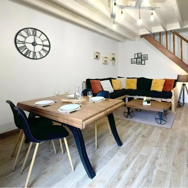 Le Nid Douillet - Duplex Bois & Charme, hotel en Mauléon