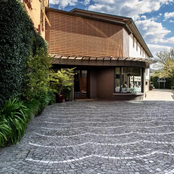 Albergo Celide – hotel w Lukce