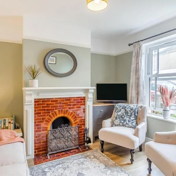 2 Bed in Pakefield oc-p32922, hótel í Lowestoft