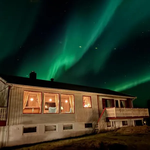 House by the sea, Ballstad Lofoten, hotel en Ballstad