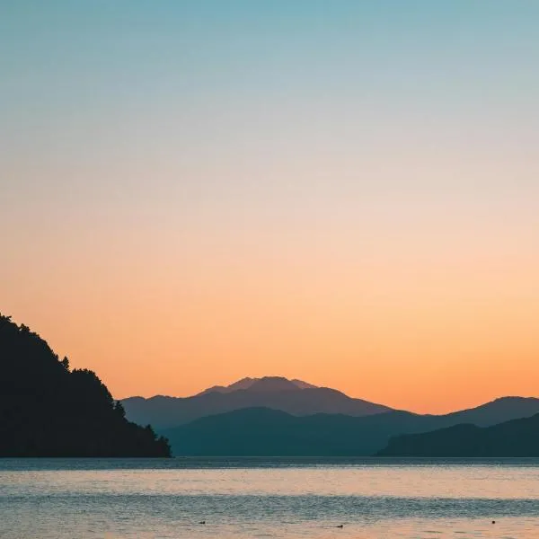 Iconic Taupō Views, hotel in Taupo
