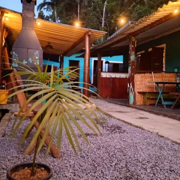 Macondo Hostel Itamambuca、Praia de Itamambucaのホテル