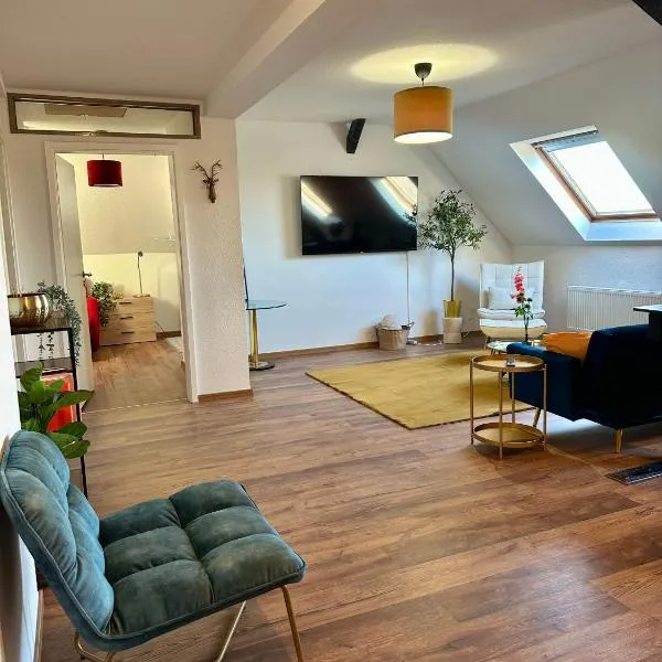 148qm Apartment, nähe Düsseldorf, 4 Schlafzimmer, privater Parkplatz, Hotel in Duisburg