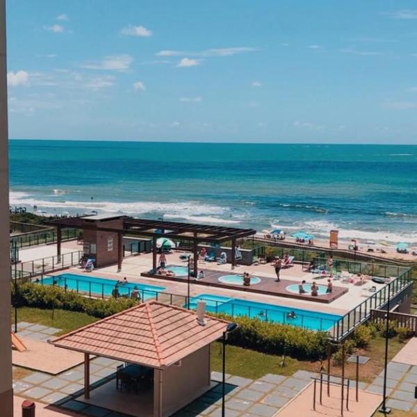 Resort Pé na Areia com ampla área de lazer em Barra Velha