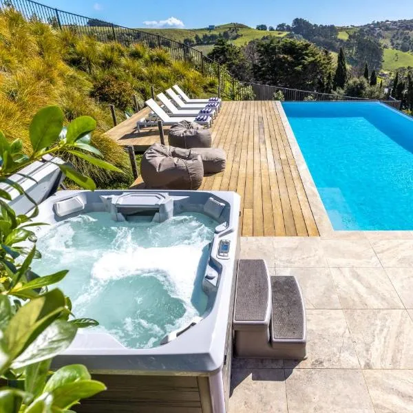 The Villino at Cypress Ridge Estate, hotel in Onetangi
