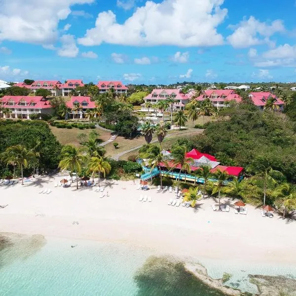 Vue mer et plage à pied - Studio climatisé avec terrasse - piscines - séjour détente garanti, Hotel in Sainte-Anne
