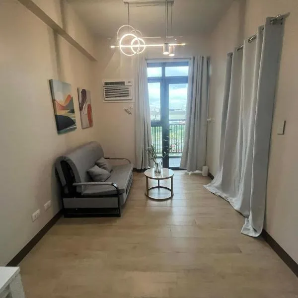 Gentry Manor Family Room 2 Beds Near Okada MOA NAIA 8E, hotel di Manila