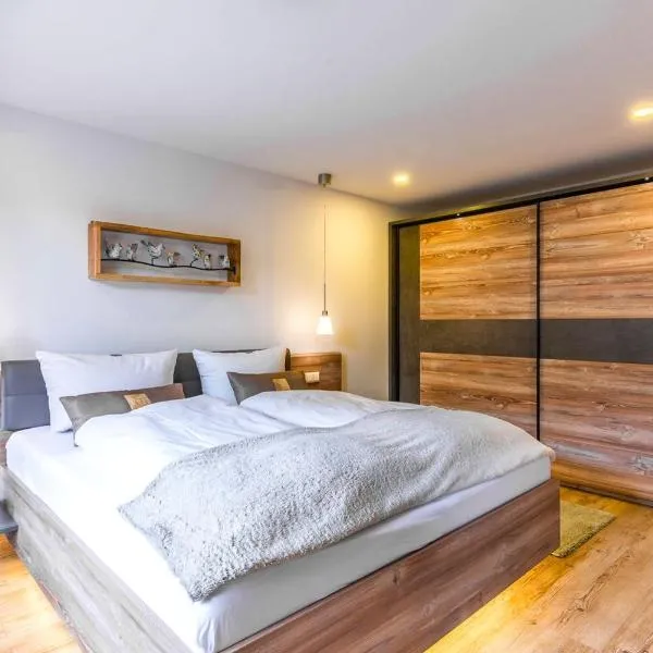 Ferienwohnung "Königssuite" - Mit Hotelfrühstück, Sauna, fast direkt am See, hotel v mestu Schliersee