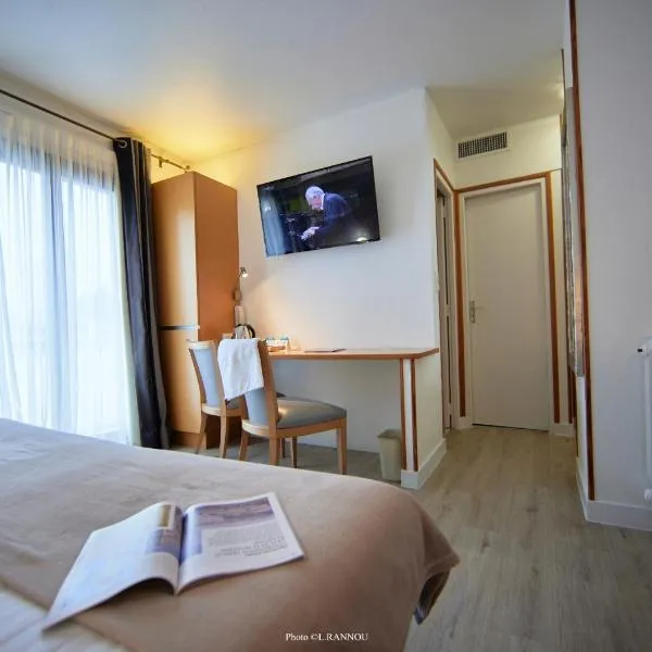 Logis Le Gavrinis โรงแรมในบาดอง