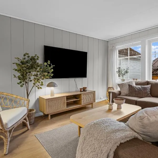 Large Historic Apartment in the best part of Bergen, hotel di Bergen