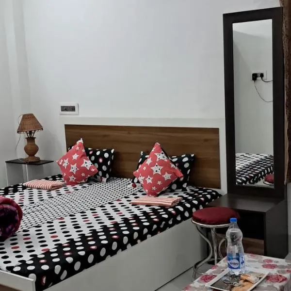 Diya Homestay، فندق في Rāmpur Hāt