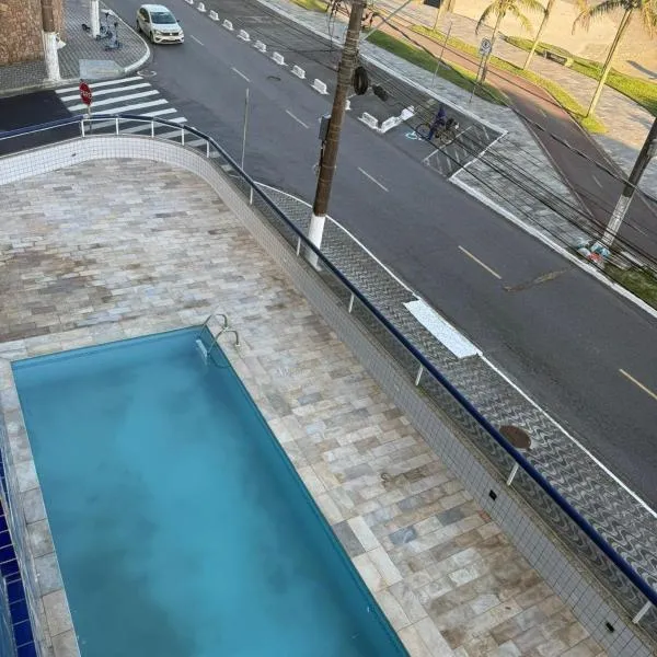Apartamento com piscina beira mar, Praia Grande, hotel in Praia Grande