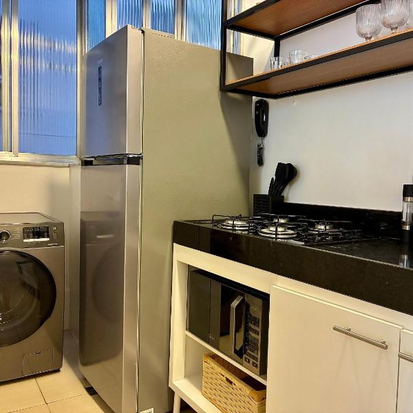 Moderno e Aconchegante a 3 min da praia com Cama Queen, TV 65, Lava e Seca e Ar-Condicionado Split - Foto 5