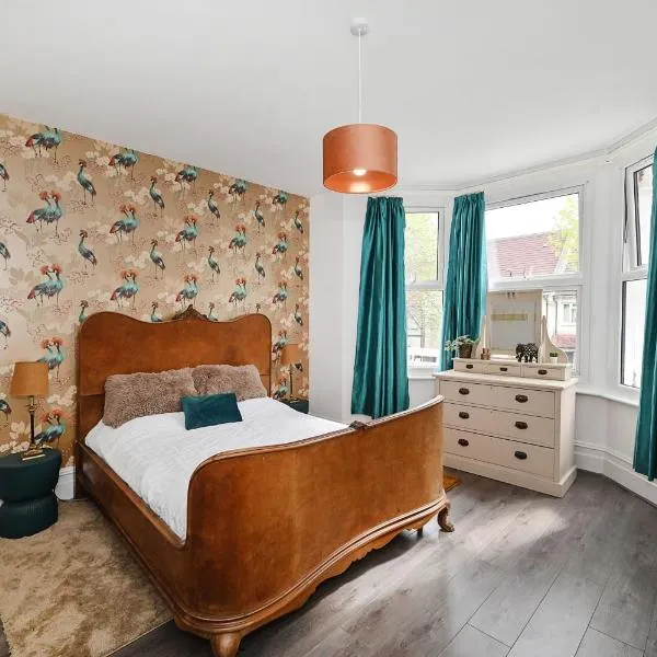 Croydon, victorian garden maisonette, free parking, Gatwick accessible, hotell i Purley