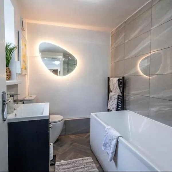 Telford Family 3 Bedroom Retreat, hotel di Oakengates