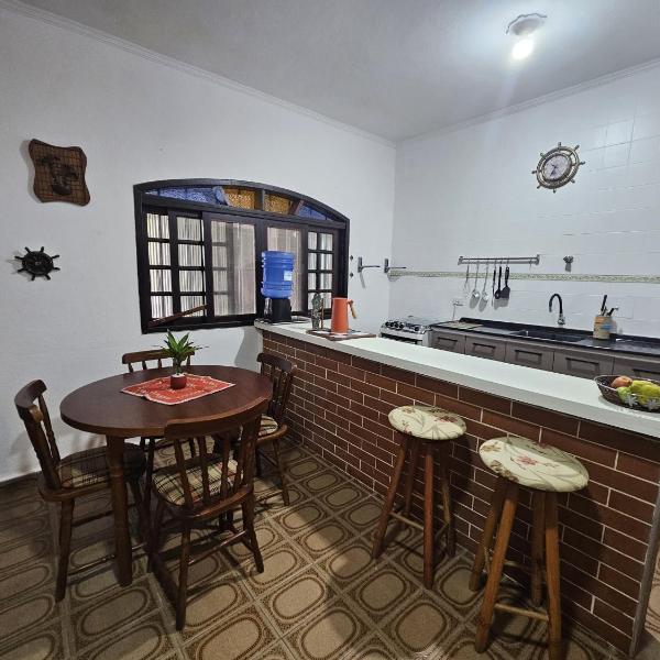Linda casa com piscina, pertinho da praia! - Foto 3