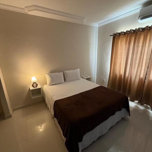 Casa aconchegante e espaçosa à 6 min da Praia - Ar condicionado - WIFI - Cozinha Completa - Garagem - Foto 2