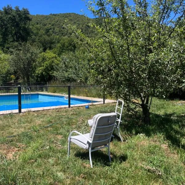 Cabañas Rukaparra, hotel v destinaci Pinto