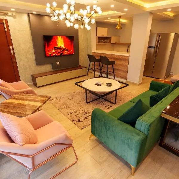 Premium 3 Bedroom Hillside Family Cottage with Mountains View -Murree, viešbutis mieste Muri