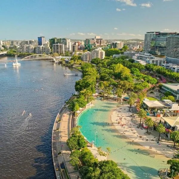 South Bank Penthouse - Streets Beach Access - Free Parking, hotel i Brisbane