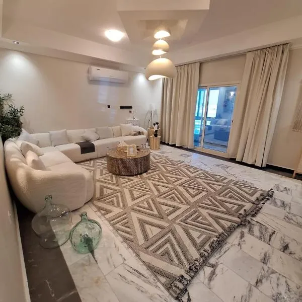 East Coast Vacation Homes, hotel in Kalbā