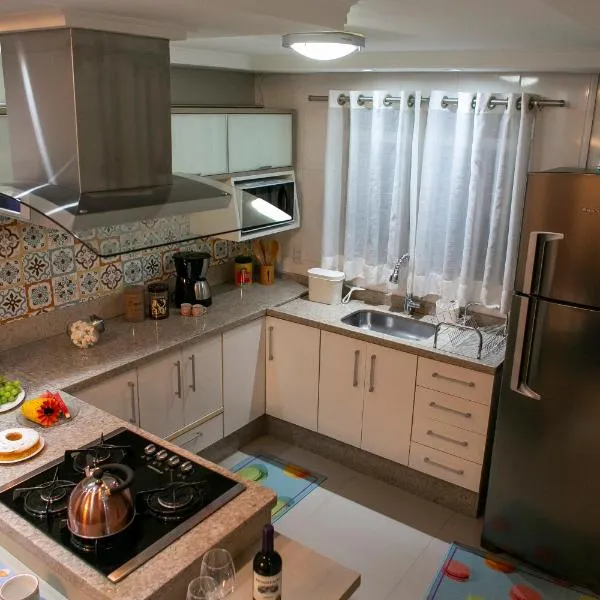 B&B Apartamento Completo e Decorado com 3 Quartos, hotel v destinaci São José dos Pinhais