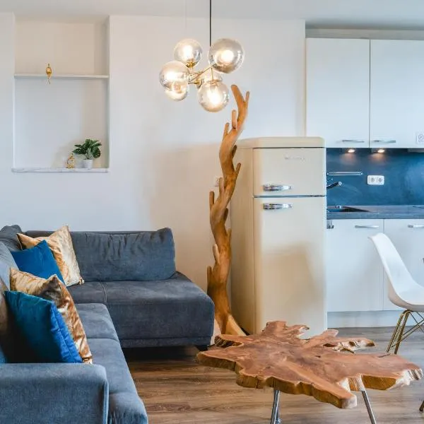 YAYstay - "View" I 58m2 I Bahnhof I Balkon I TV I Kaffee I Waschmaschine I Trockner, hotel em Mühldorf