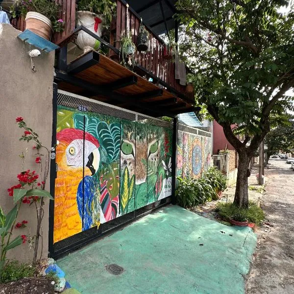 Hostel La petite maison 1, hotel v destinaci Asunción