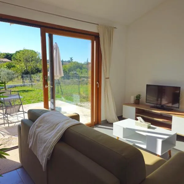 L'Ardèchois, hotel v destinaci Saint-Remèze