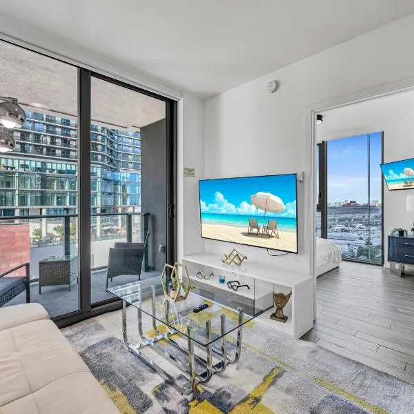 Waterline Corner Vies 2Br 2BA Suites, hotel em Miami