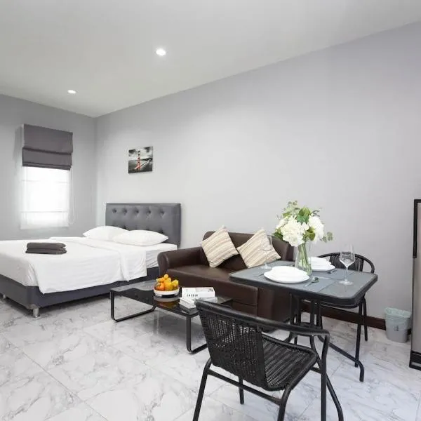 Siam Condo Apartment, 600 metters to Bang Tao beach, hotel em Praia de Surin