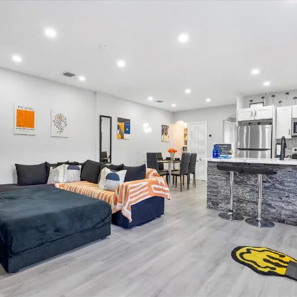 5 min to Brickell & Bars - Arcade - King Bed - Outdoor Fun, hotel v Miami