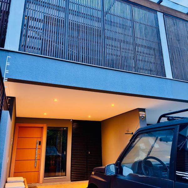 Casa estilo Balinês a 5 minutos da praia para até 8 pessoas, entre o Campeche e a Joaquina