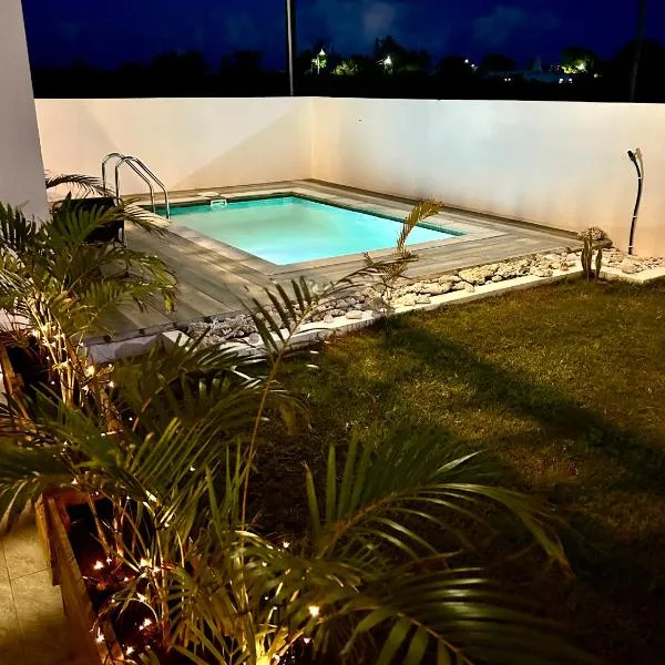 Arc En Ciel Apartments, ξενοδοχείο σε Trou dʼ Eau Douce